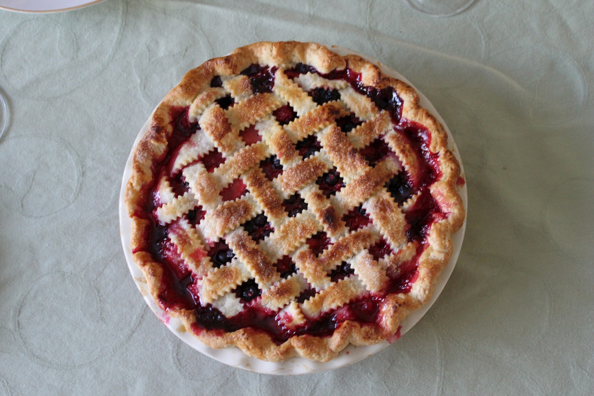 Use Your American-Made Cutlery Pie Server on Cherry Pie Day